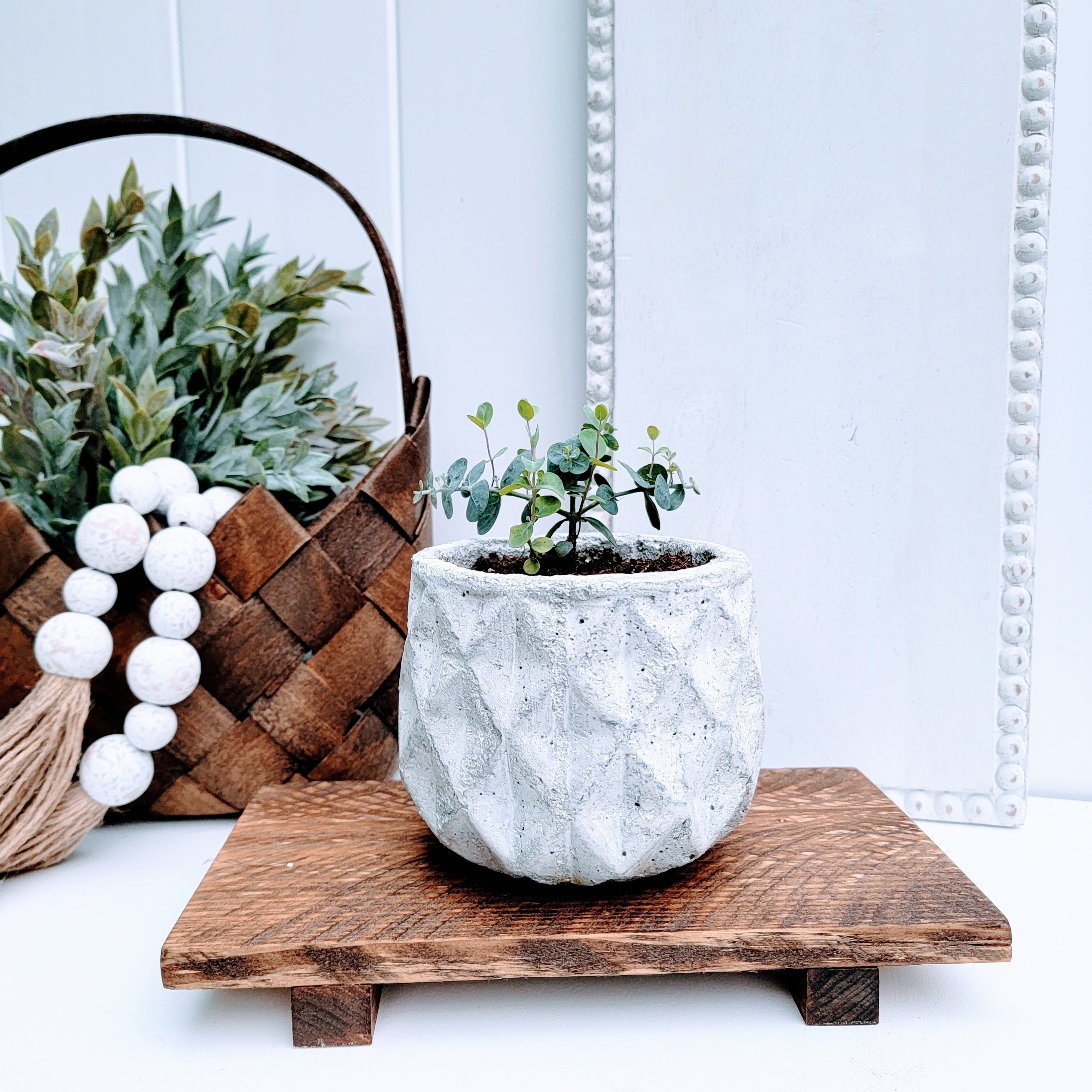 wood riser, riser, plant stand, wood stand, soap stand, kitchen soap stand, bathroom soap stand, bathroom riser, kitchen riser